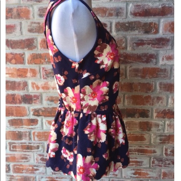 Gorgeous Floral Peplum Top - Picture 4 of 6